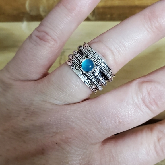 New Chalcedony 925 Silver Spinner Meditation Ring. - Picture 5 of 7
